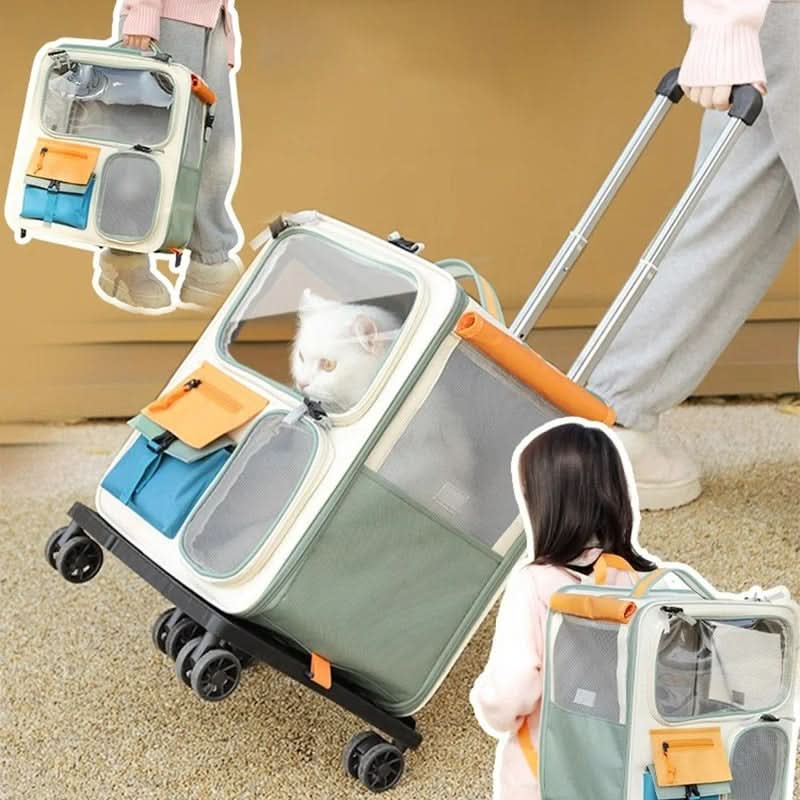 Pessoa puxando mala de transporte 3 em 1 para pets com rodinhas em passeio ao ar livre