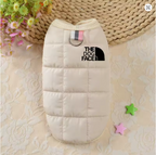 Cachorro pequeno vestindo casaco acolchoado The Dog Face com forro sherpa — Madrupet