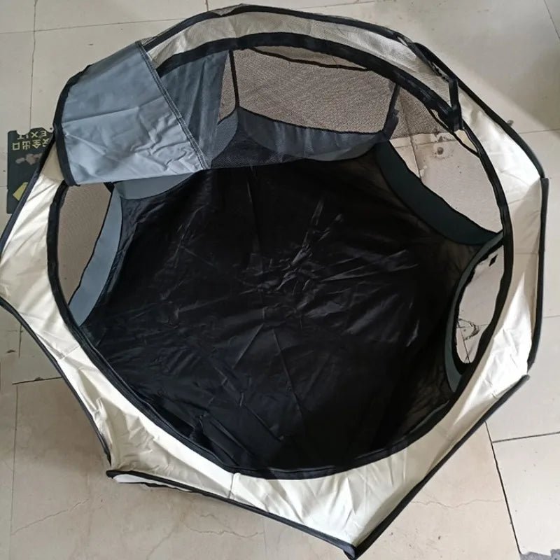 Área segura para pets com cercadinho dobrável da Madrupet, prático para uso em diferentes ambientes