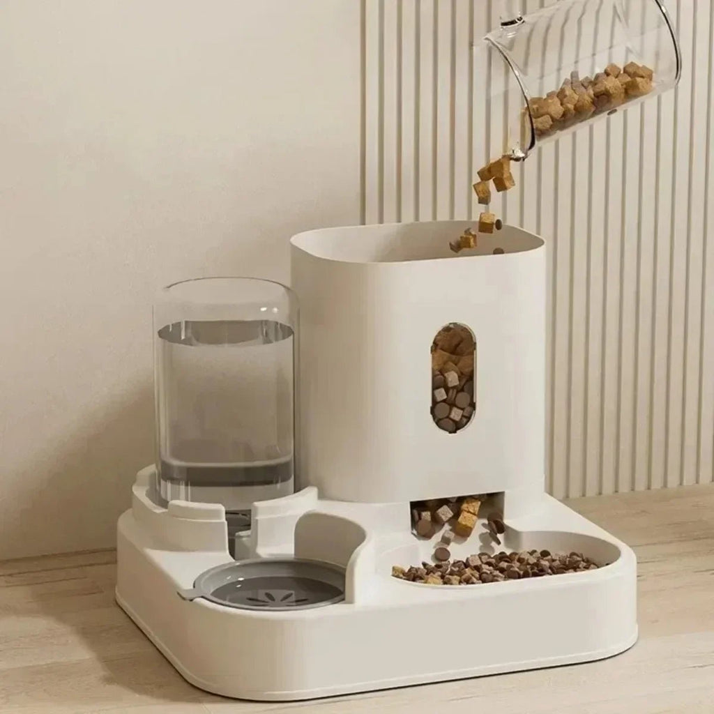 vista superior do alimentador automático para pets mostrando compartimentos de água e ração