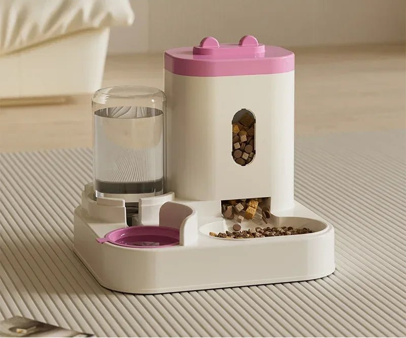 alimentador automático para pets com base antiderrapante garantindo estabilidade no chão