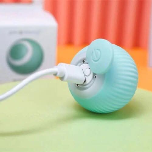 Bolinha para gato em cor vibrante, ideal para estimular brincadeiras diárias