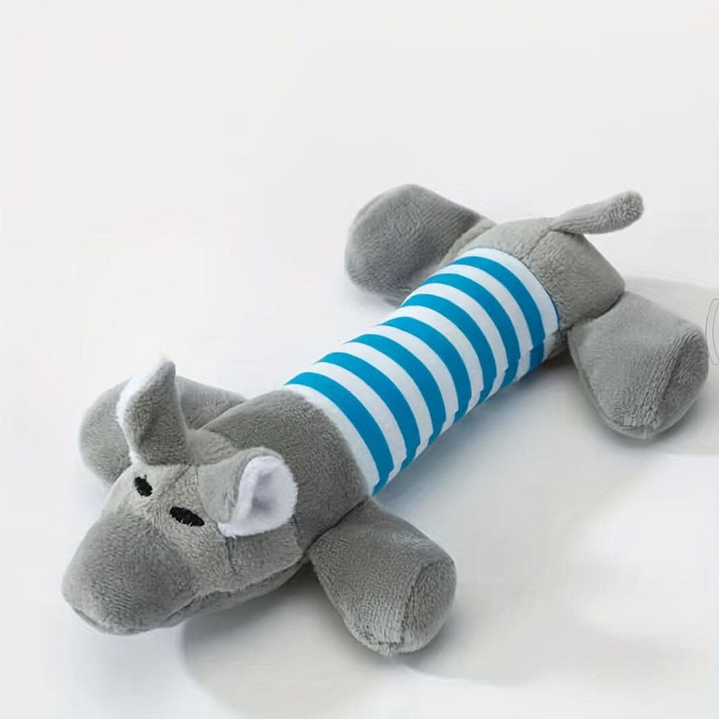 Detalhe da costura reforçada do brinquedo de pelúcia para cães para maior durabilidade