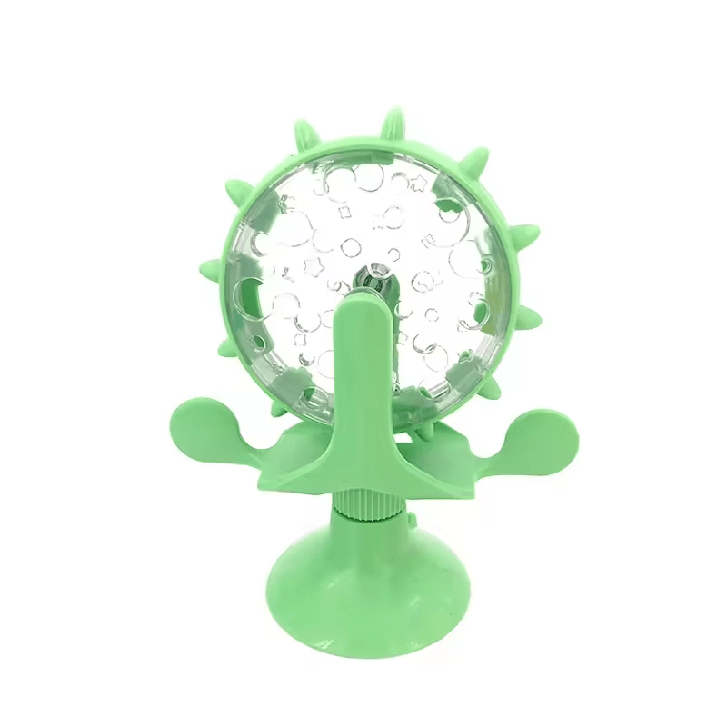 Gato brincando com brinquedo interativo para gatos promovendo atividade física e diversão interna
