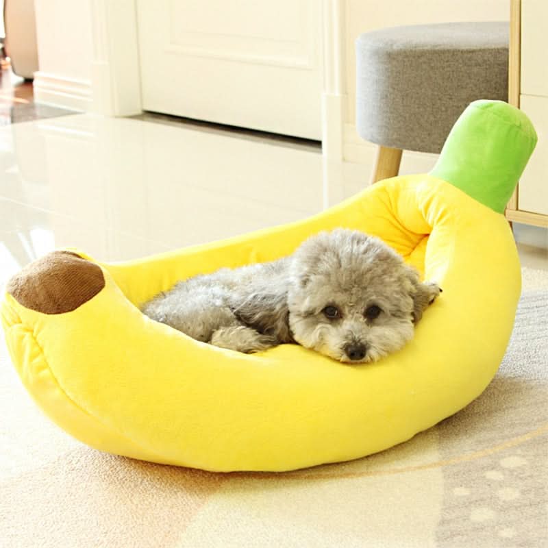 Visão lateral da cama para cachorro com design banana mostrando a espessura do colchão