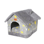 Ambiente decorado com casinha estrela para pet até 4kg Madrupet ao lado de brinquedos