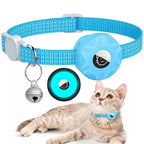 Coleira para gatos em tom azul com compartimento para GPS, ideal para passeios diários