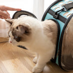 Interior da bolsa de transporte para gatos com acolchoamento para conforto extra