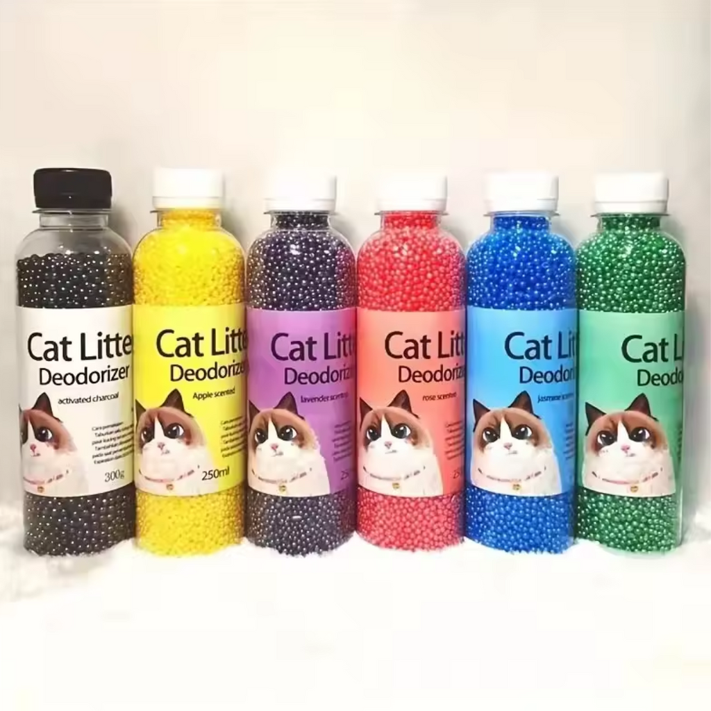 Ambiente de banheiro pet com caixa de areia e eliminador de odores para gatos em uso