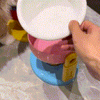 Comedouro elevado para gatos Madrupet com design ergonômico e base antiderrapante para maior segurança