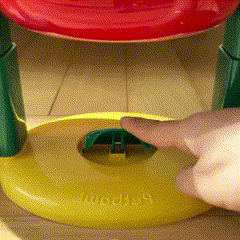 Comedouro elevado para gatos em uso externo, ideal para varandas e áreas de lazer dos pets
