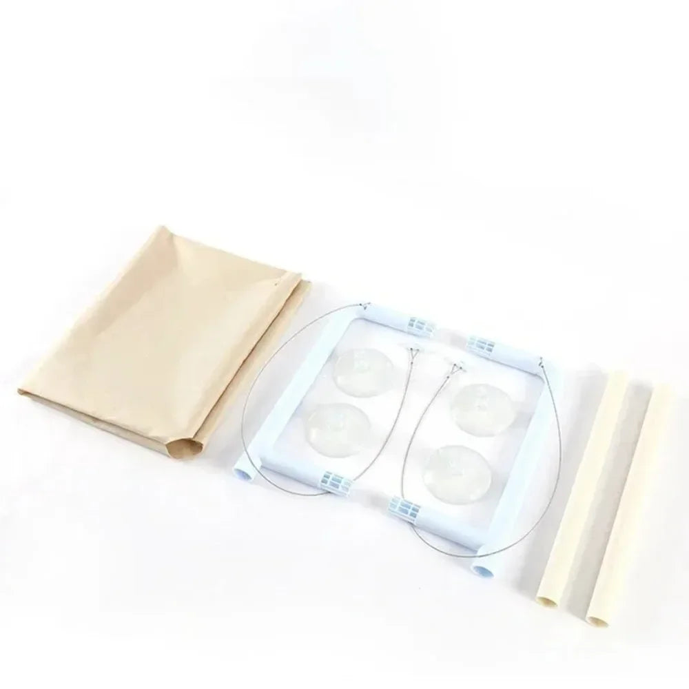 Variedade de cores da cama suspensa para gatos Madrupet exibida em ambiente interno