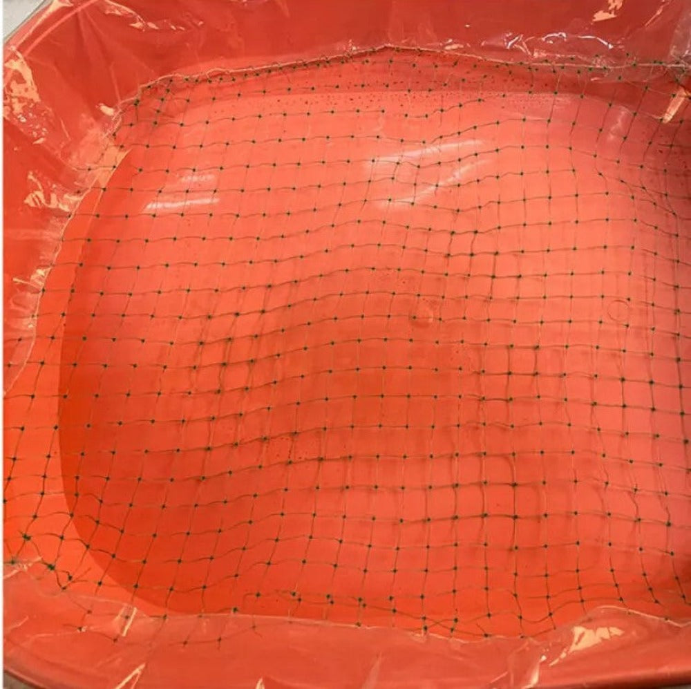 Detalhe do saco peneira para caixa de areia com material resistente e fácil manuseio