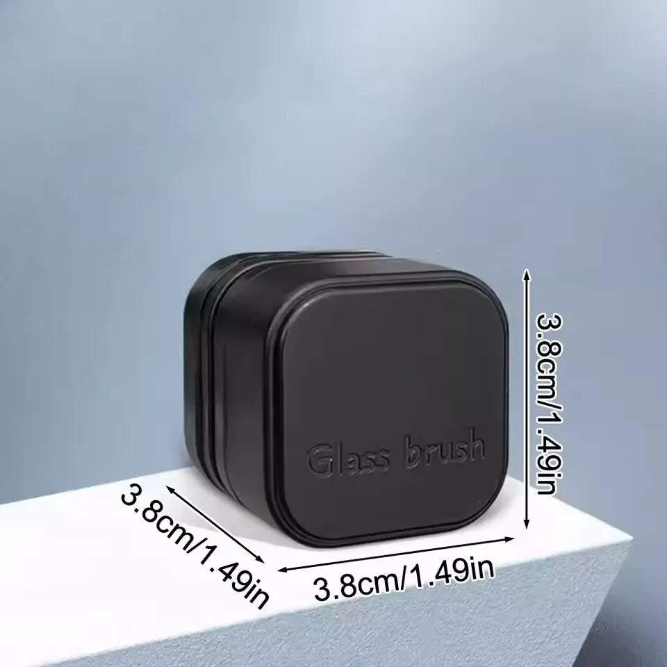 Produto Madrupet esponja magnética mini para aquário em ambiente de manutenção pet shop